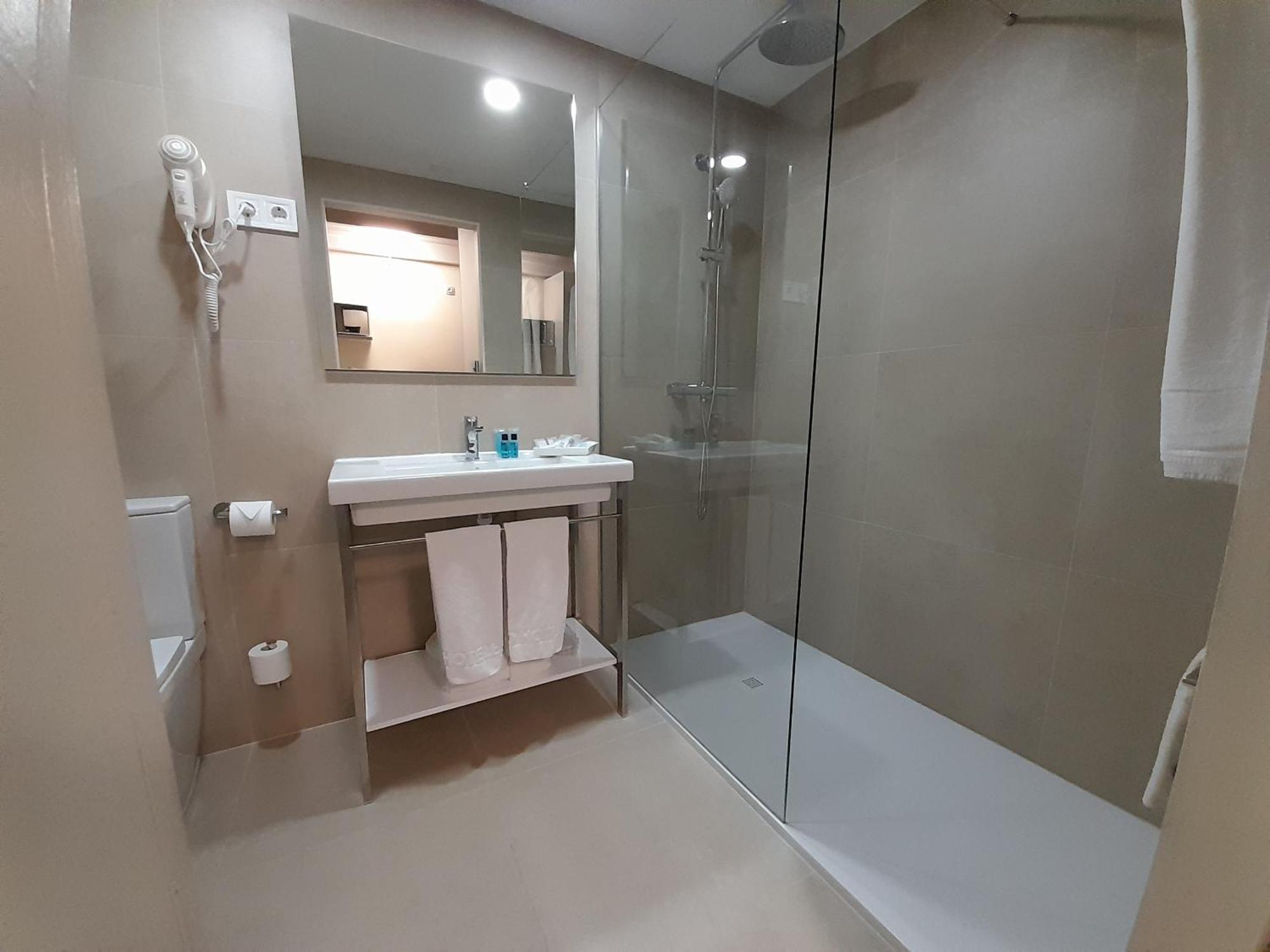 Eco Alcala Suites Мадрид Экстерьер фото